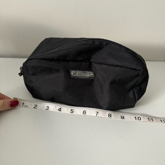 NWOT  GIVENCHY POUCH/COSMETIC BAG - Picture 8 of 8